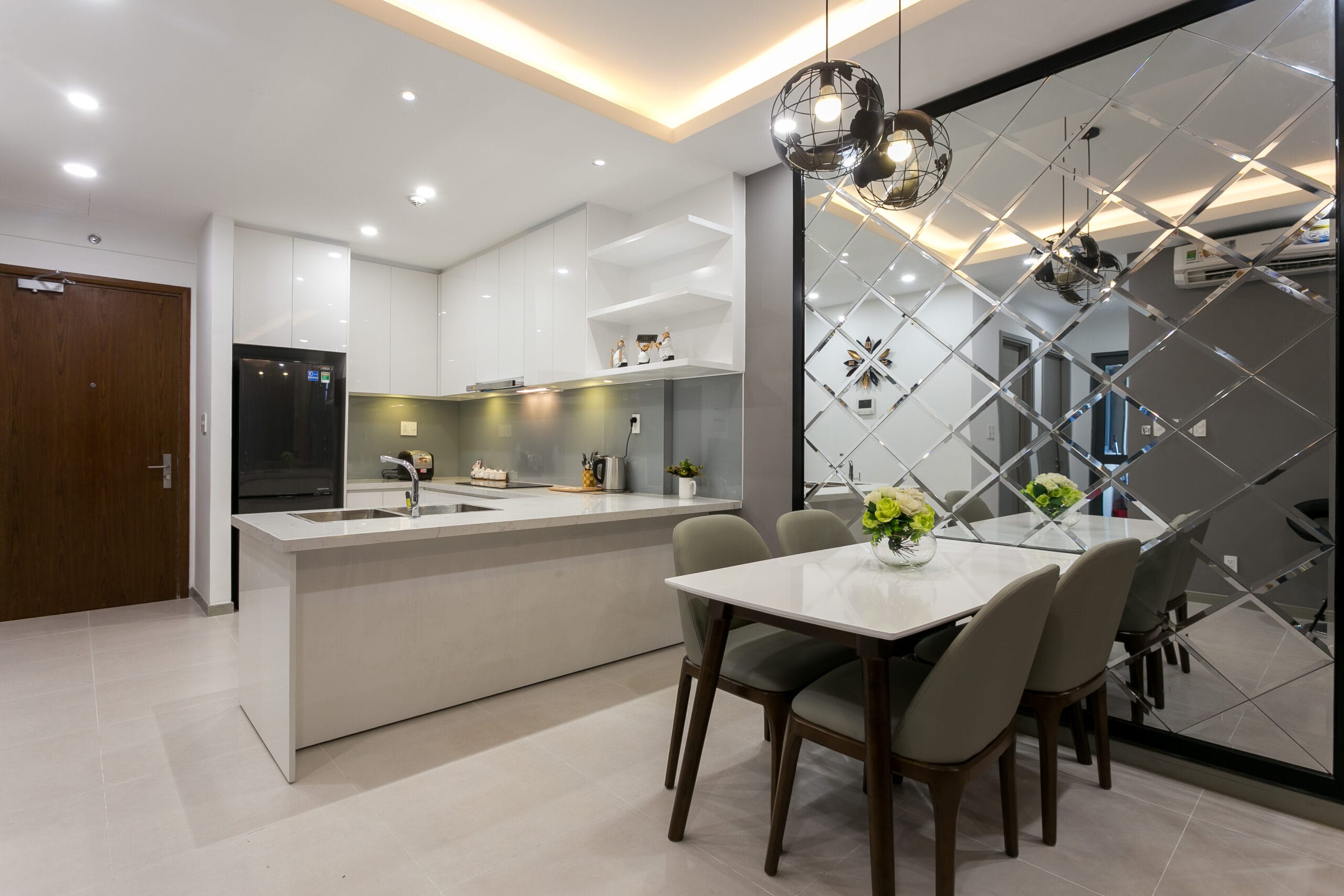 Căn hộ 2 phòng ngủ RiverGate Residence hình 4