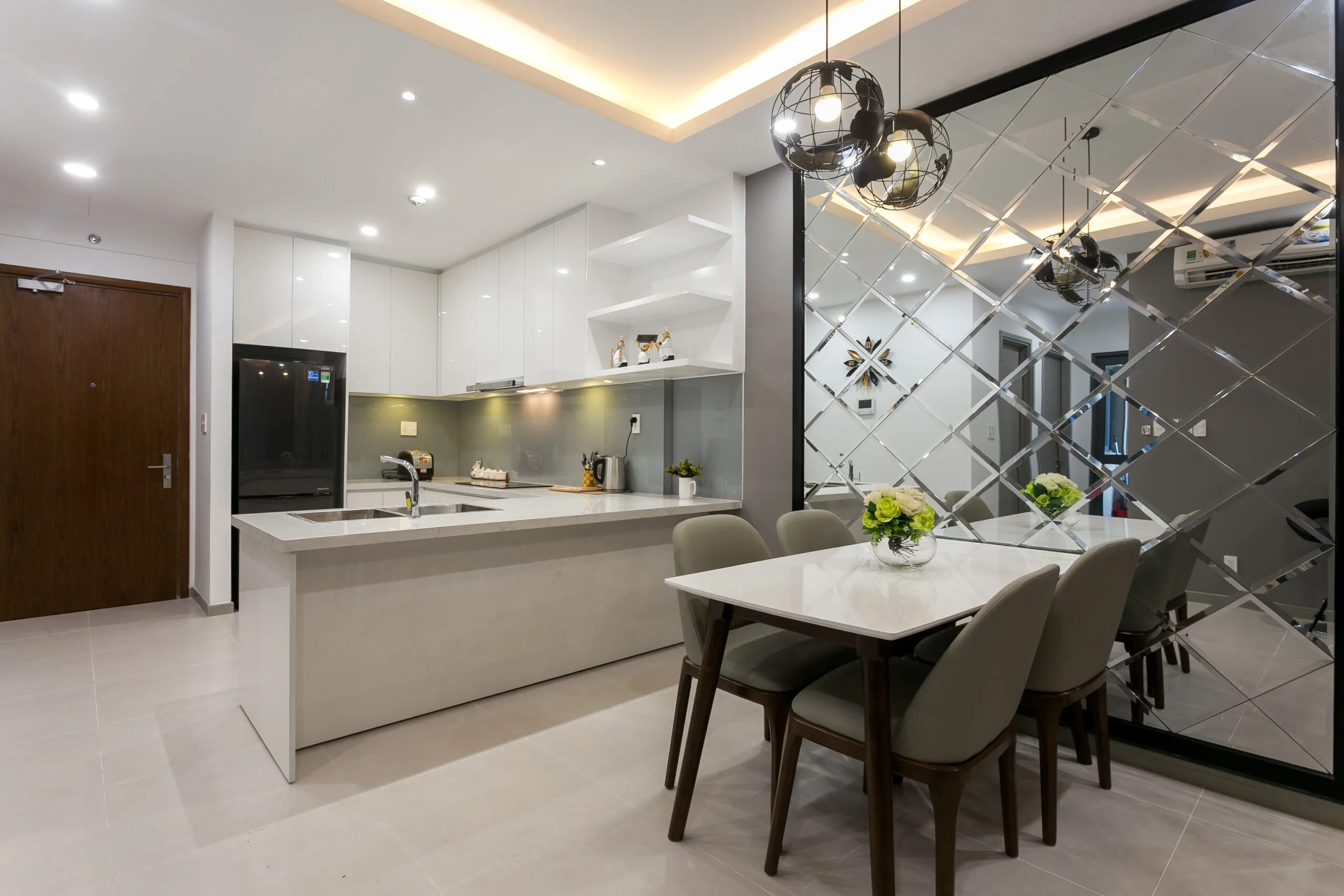 Căn hộ 2 phòng ngủ RiverGate Residence hình 4