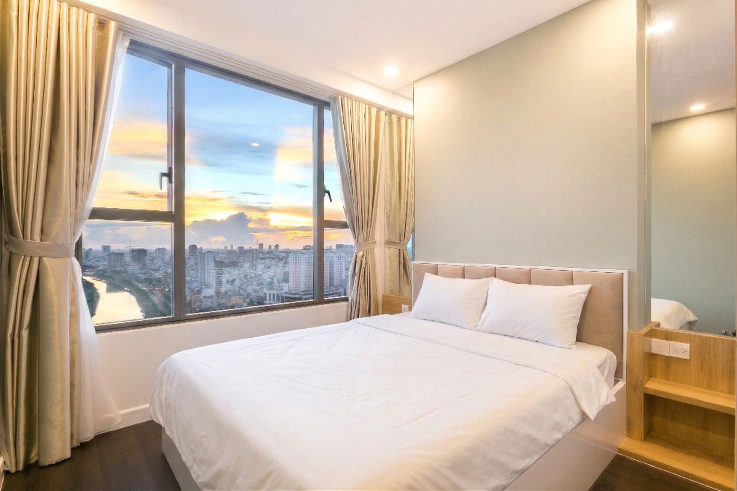 Master bedroom in 3 bedroom apartment at Saigon Apartment